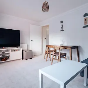  Apartment Premier Refurbished Flat