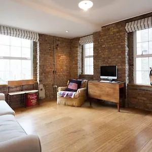 guestready-amazing-central-2bd-warehouse-flat.cambridgehotelsuk.com/